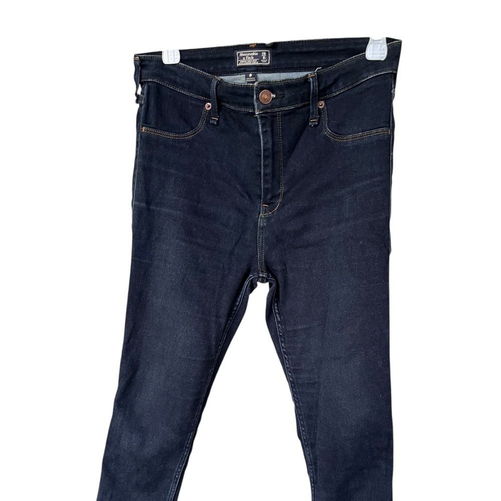 Abercrombie & Fitch Women's Dark Blue Skinny Jeans size 8 (short)-